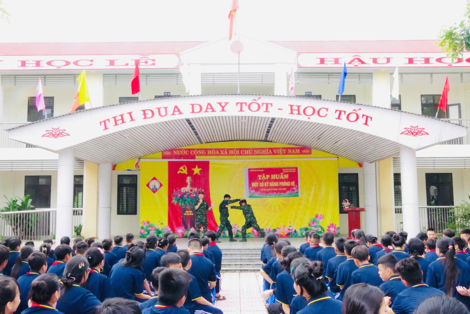 z6840380356338 e692eaef8773b9f629cc6d3ff3012990